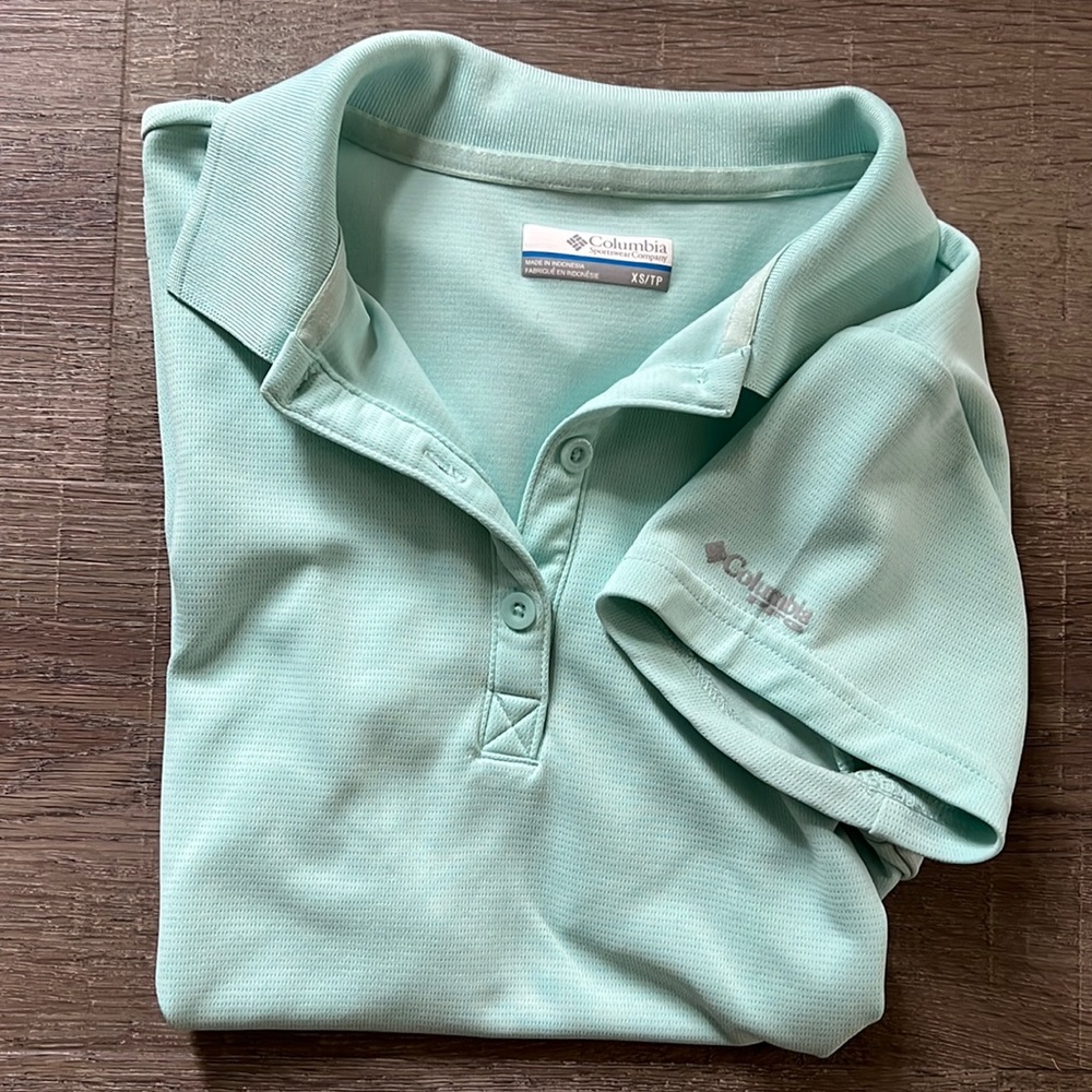 Columbia sea foam tennis/golf polo